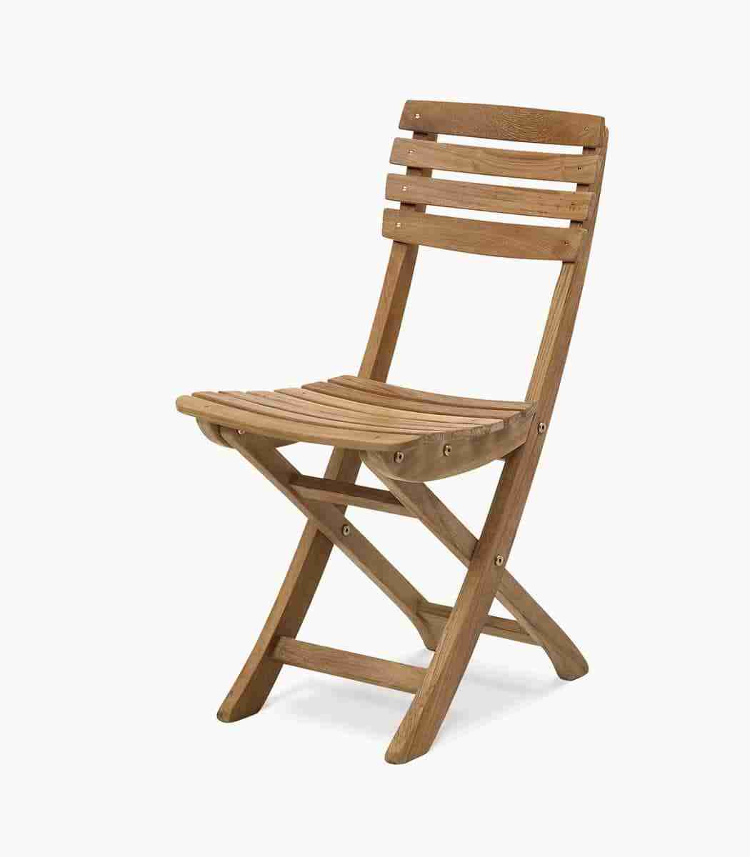 Classic wooden chair | Rental